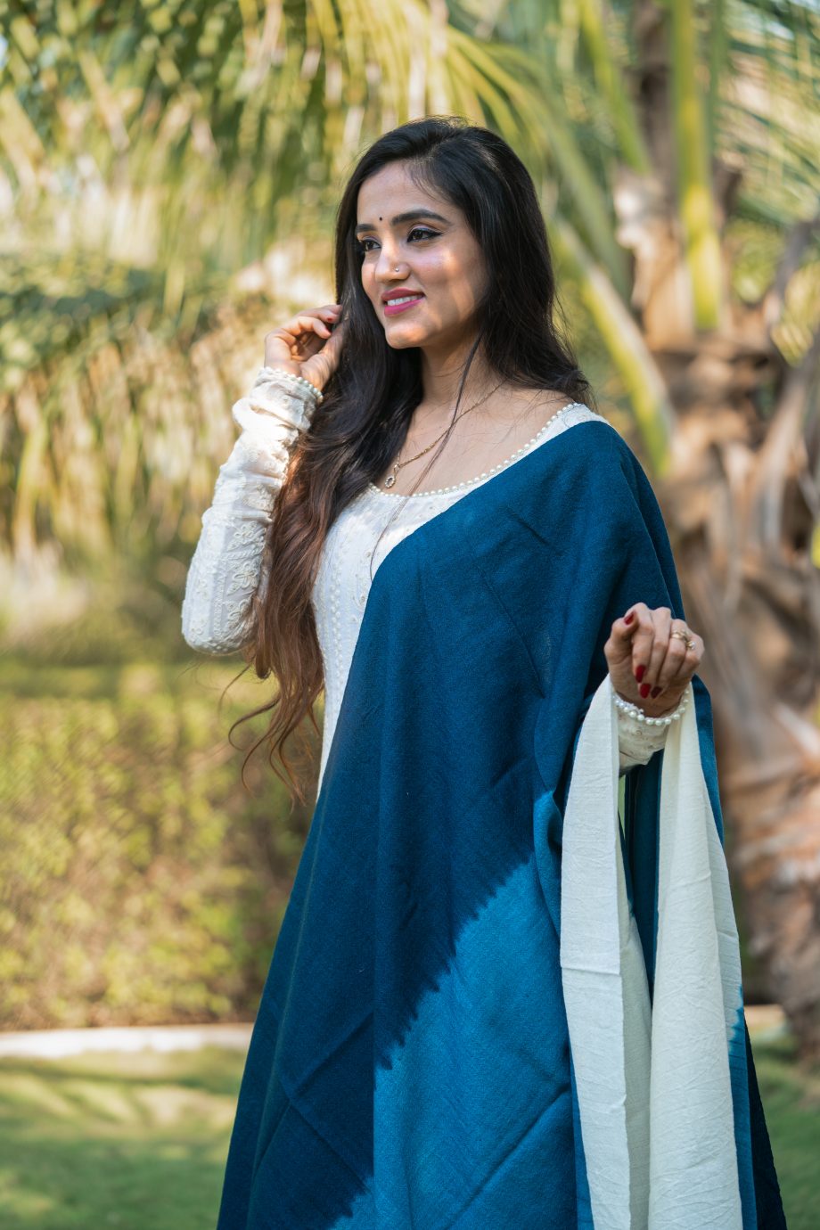 Blue and white Kutchi Handcrafted Pure Merino Woolen Shawl