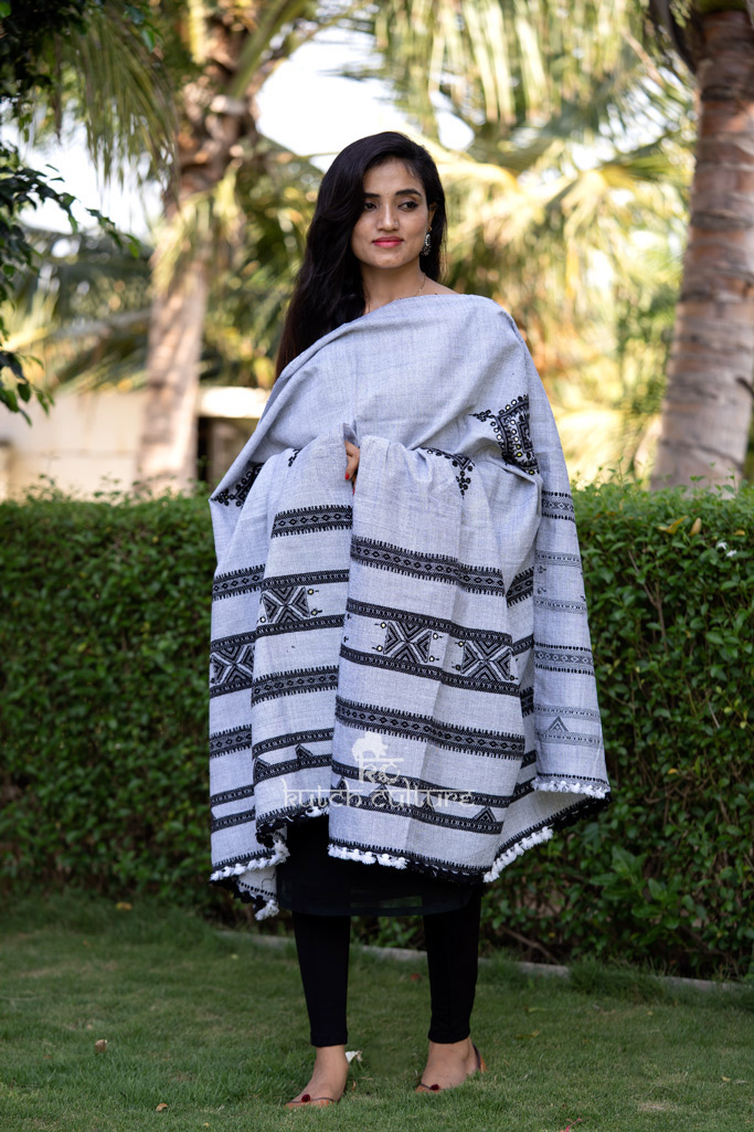 Women’s designer woolen shawl