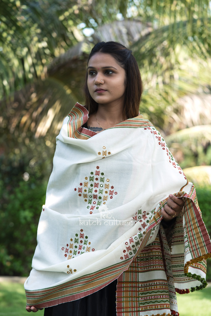Multicolor kutchi handwork woolen shawl for women