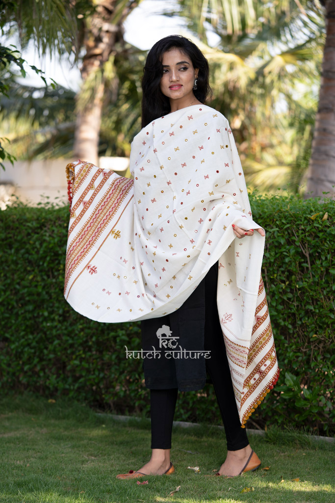 White and rust bhujodi motif handwoven shawl