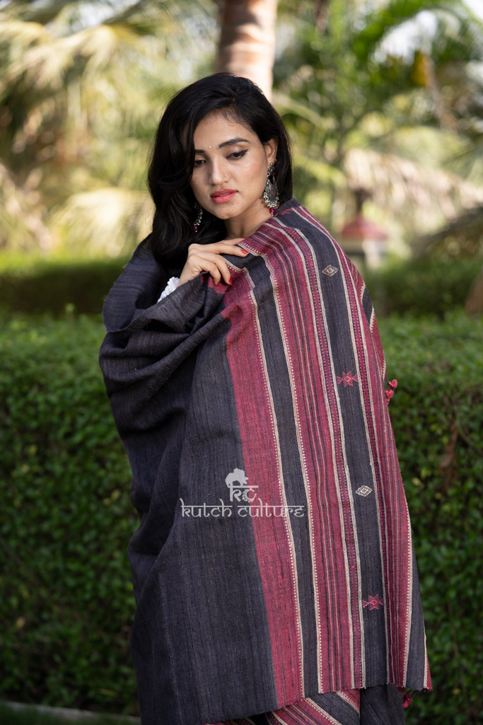Charcoal / pink handweaving tussar shawl