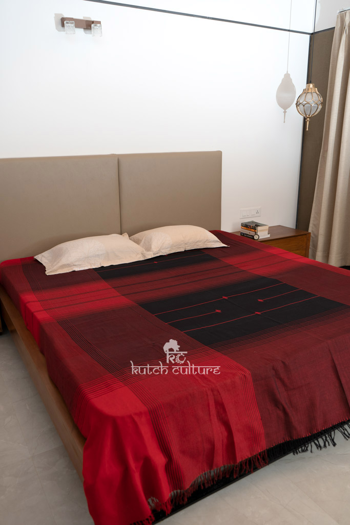 Red With Black Cotton Hand Weaving Bedsheet
