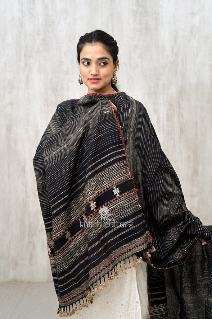 Black Tussur Silk Hand Weaving Duppata