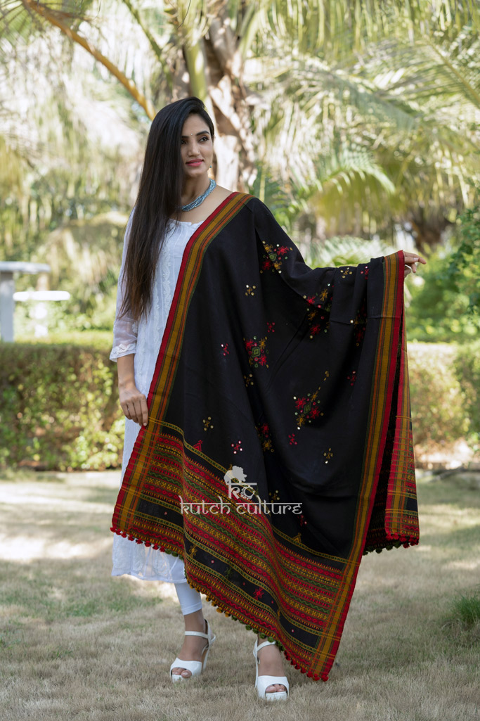 Kutchi hand weaving shawl