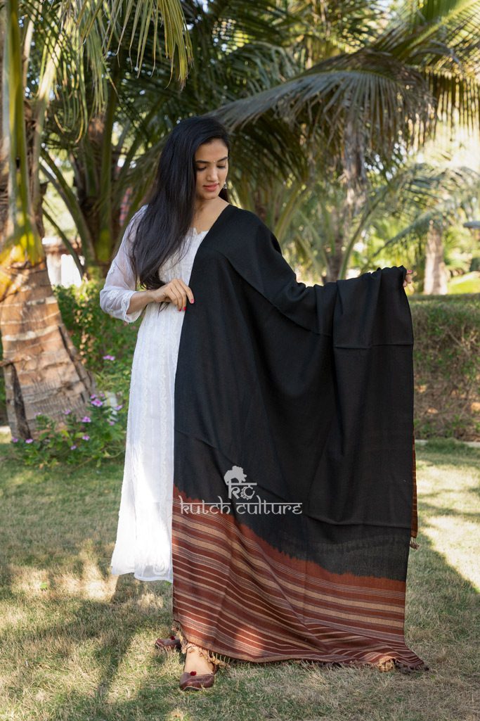 Pure bandhani stylish woolen shawls