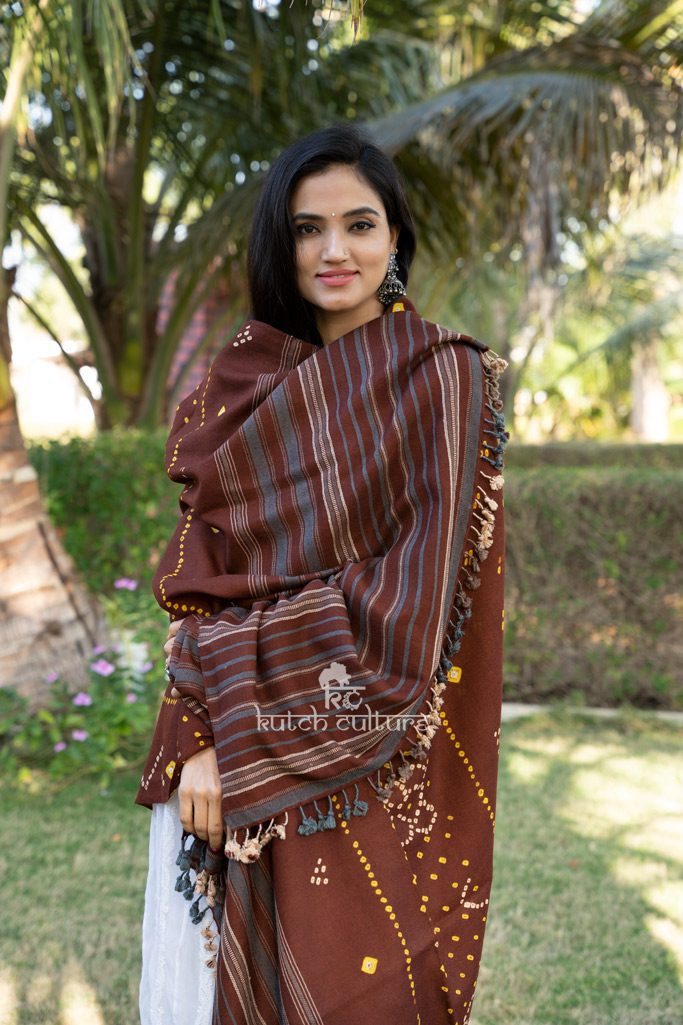Kutchi hand weaving bandhani brown shawl