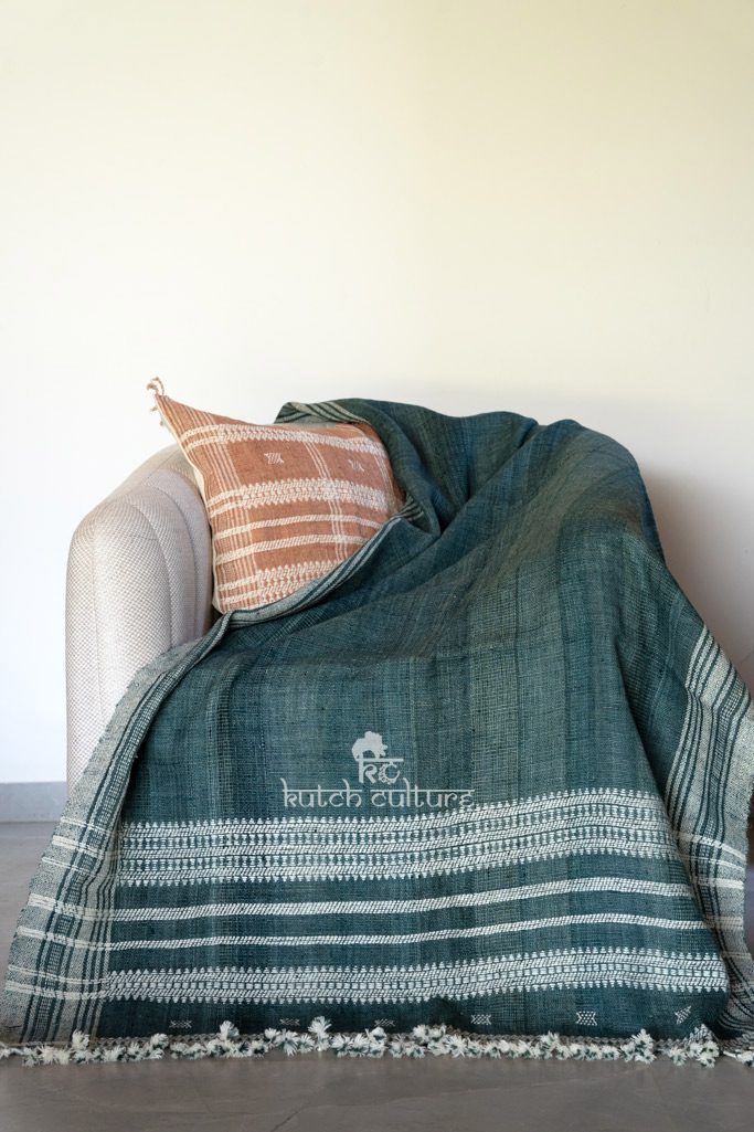 Desi hand crafted green wool throw