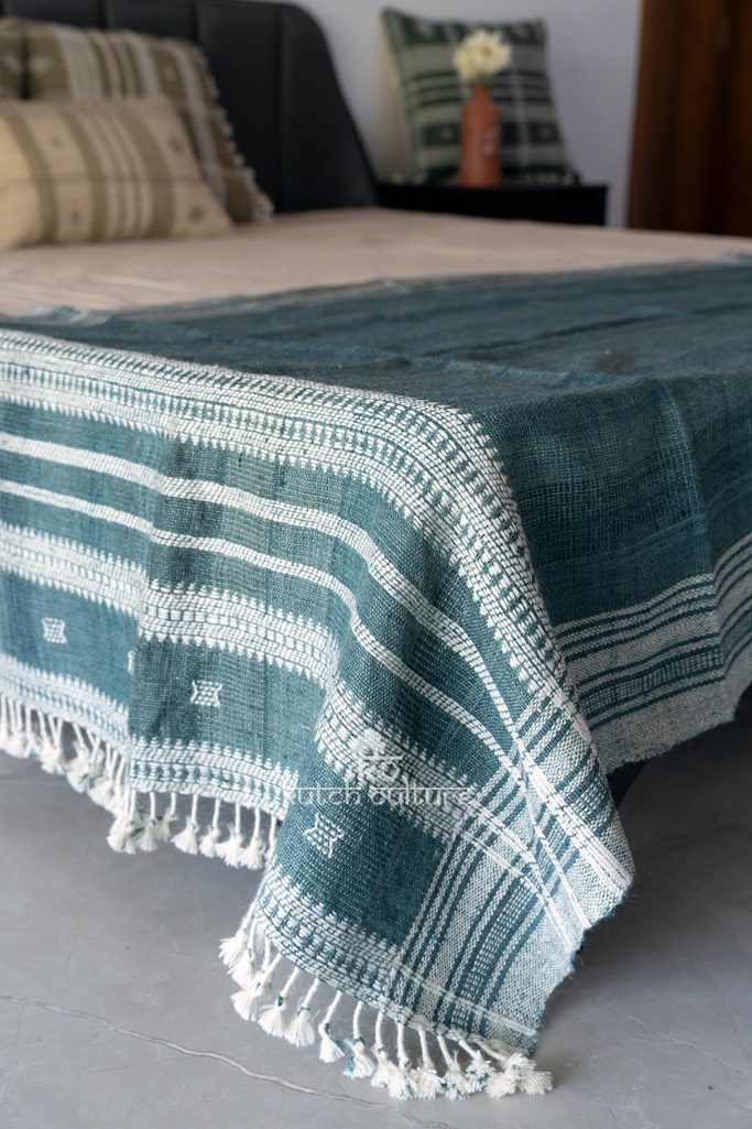 Desi hand crafted green wool throw