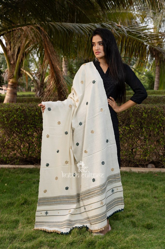 Blossoming Elegance in Kutch Hand Weaving Floral Mirror Work Shawl