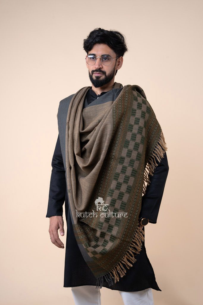 Culturally Inspired Elegance: Kutch Hand Weaving Men’s Shawl