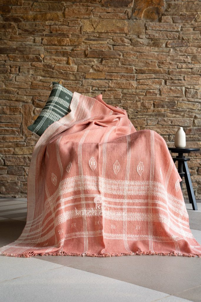 Grandeur in Wool: Indian Sheep Wool Blanket (52*110)
