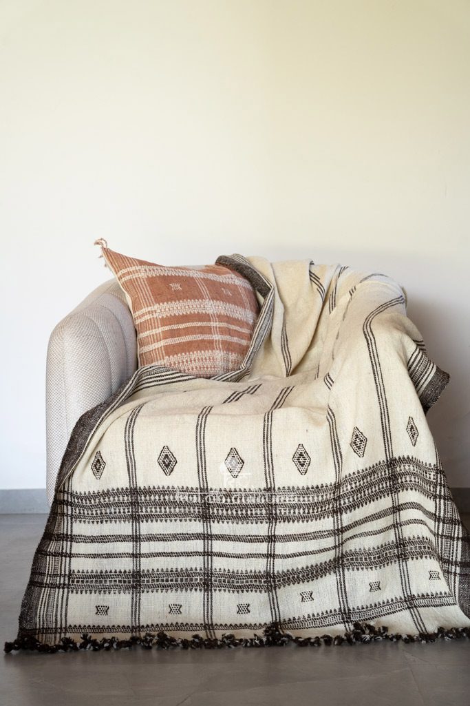 Cozy Comforts: Desi Wool Bhujodi Throw Collection (38*86)